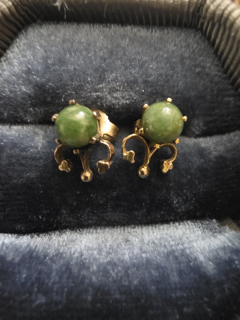 14k Jade Yellow Gold Stud Earrings (Vintage)